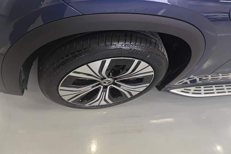 Used Mercedes-Benz EQE SUV 2023 350 4MATIC Luxury Edition Left Front Wheel Hub