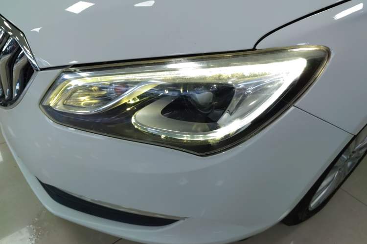 Used Buick GT 2017 15N Automatic Elite Version Left Front Headlight