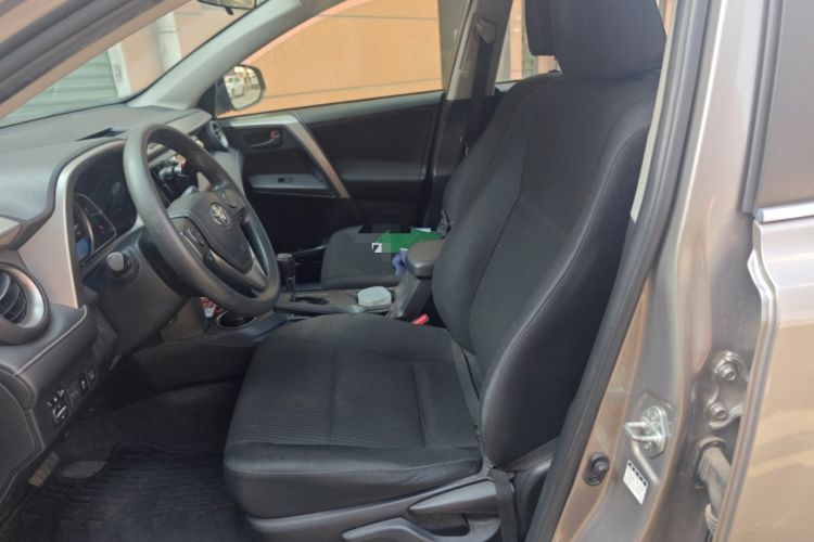 Used Toyota RAV4 2016 2.0L CVT Two-Wheel Drive Fashion Edition China V Standard