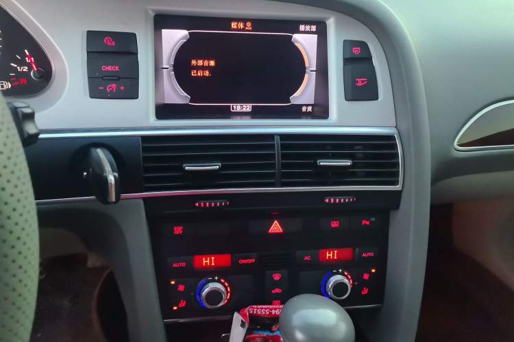 Used Audi A6L 2011 2.4L Technology Edition Audio And AC Panel