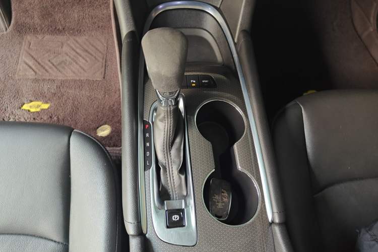 Used Chevrolet Malibu XL 2021 535T Automatic Sport Edition Gear Lever