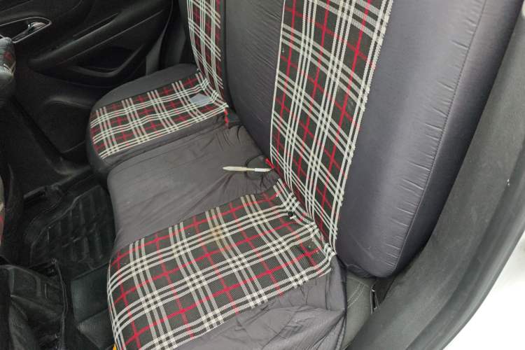 Used Buick Encore 2014 1.4T Automatic Two-Wheel Drive Urban Elite Model Left Rear Seat