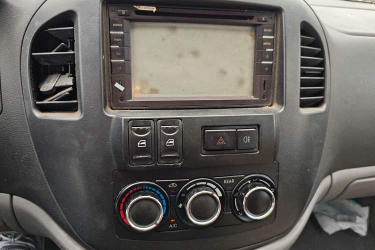 Used FORTHING Lingzhi 2014 M3 1.6L 7-Seater Comfort Model