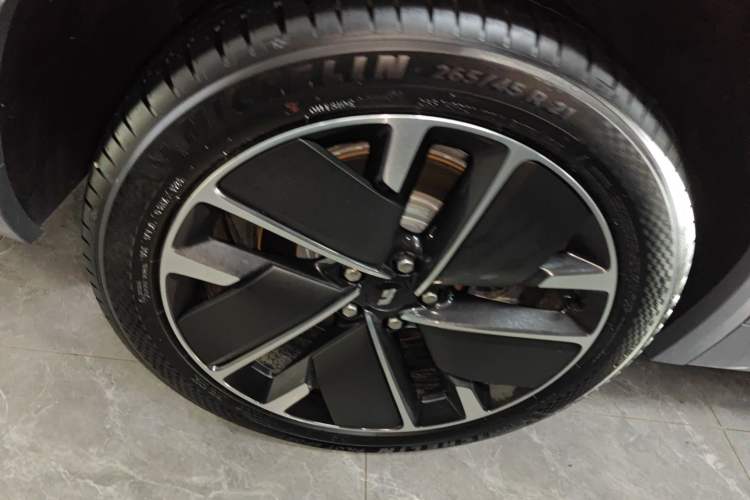 Used Li Auto L8 2025 Ultra Smart Refreshed Edition Right Rear Wheel Hub