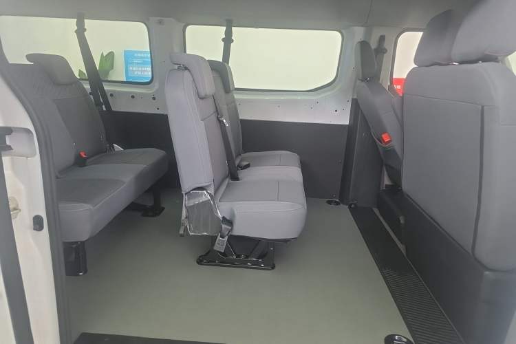 Used Farizon Super VAN 2025 Model, Zhifu Edition, Mid-axle High-roof, 68 kWh, Zhixin Left Rear Seat