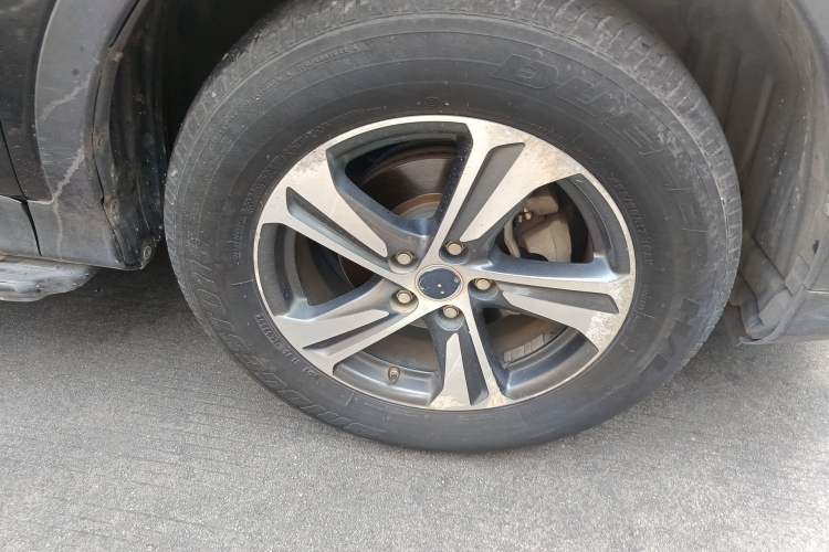 Used Toyota RAV4 2015 2.0L CVT Two-Wheel Drive Fashion Edition Right Front Wheel Hub