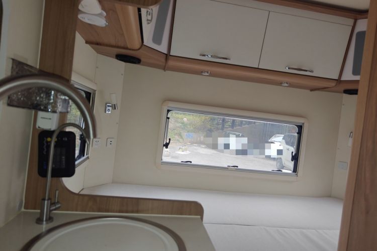 Used SAIC MAXUS V90 RV 2021 2.0T Lifestyle V90 Self-Propelled Class-C RV Flagship Edition with a Small Front Overhead Bed
