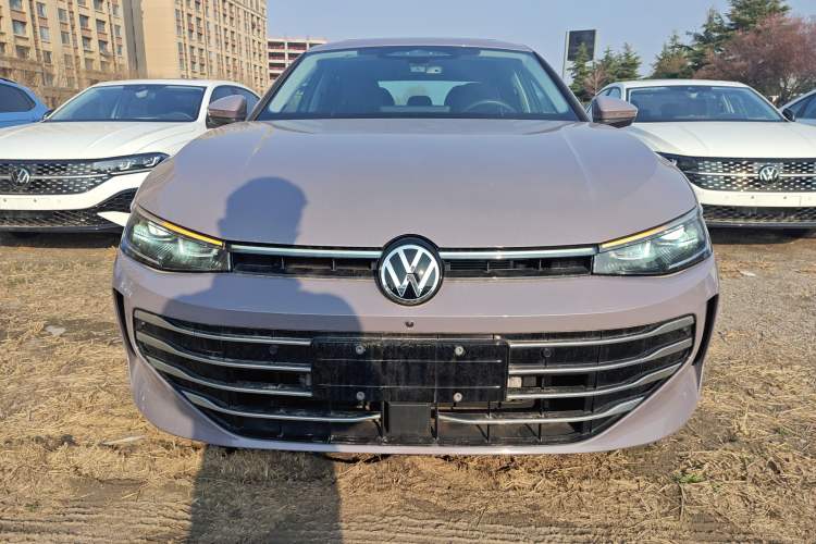 Used Volkswagen Passat 2025 Pro 380TSI Dragon Supreme Edition
