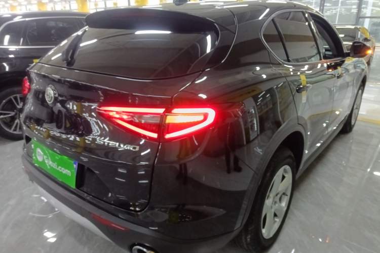 Used Alfa Romeo Stelvio 2017 2.0T 200HP Elite Edition