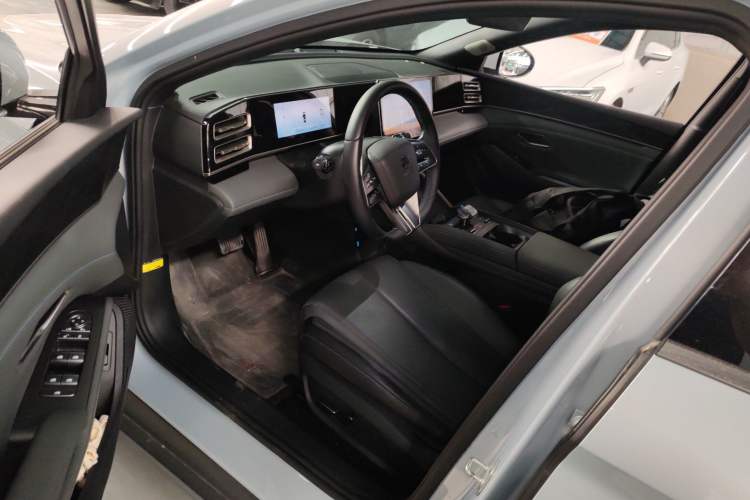 Used BYD Qin L 2024 DM-i 80KM Beyond Model
