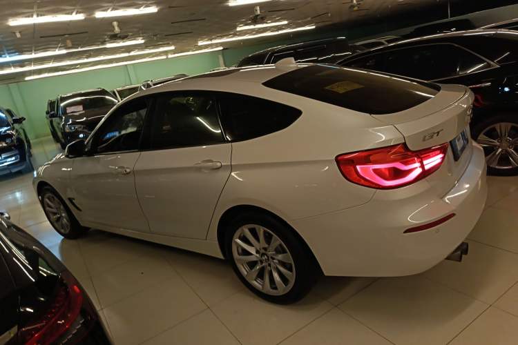Used BMW 3 Series GT 2019 320i Sport Edition
