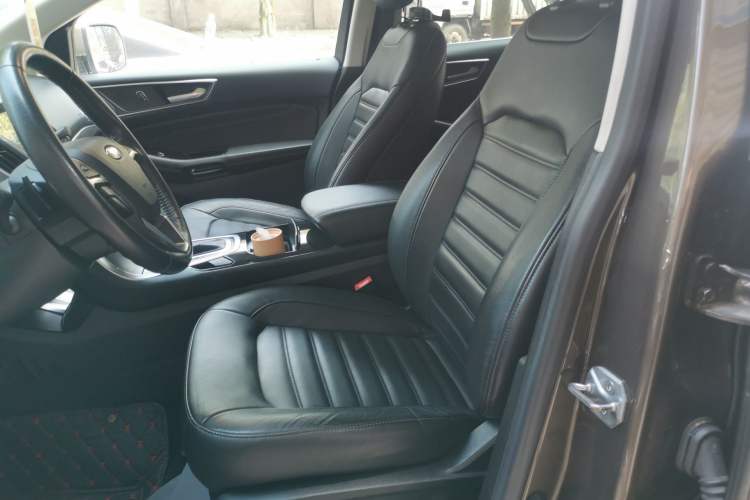 Used Ford Edge 2016 EcoBoost 245 Two-Wheel-Drive Titanium 7-Seater
