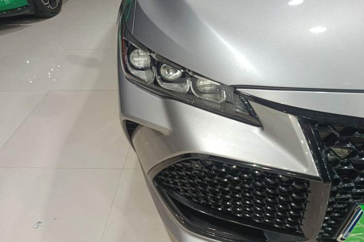 Used Toyota Avalon 2019 2.5L Touring Premium Version China VI Standard Right Front Headlight