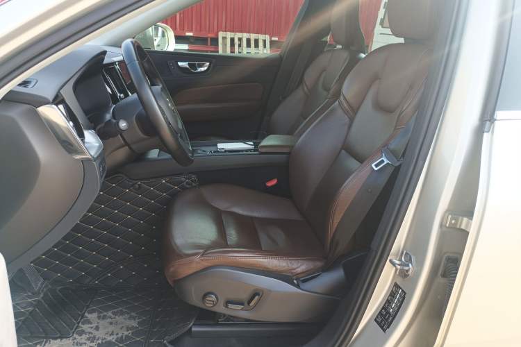 Used Volvo XC60 2020 T5 4x4 Zhiyi Luxury Edition
