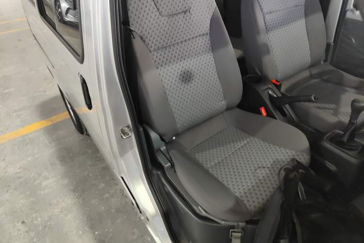 Used Wuling Zhiguang 2023 1.5L Practical Version 5/7 Seats