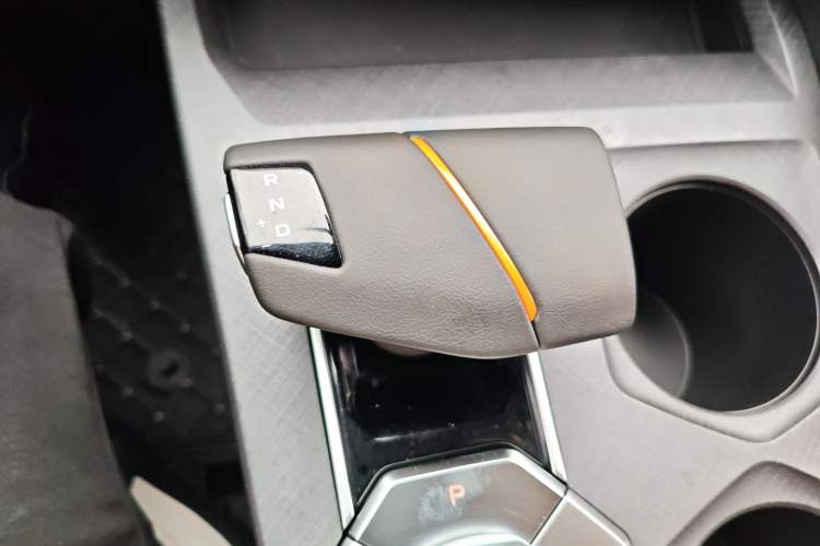 Used CHANGAN UNI-V 2023 1.5T Prestige Model Gear Lever