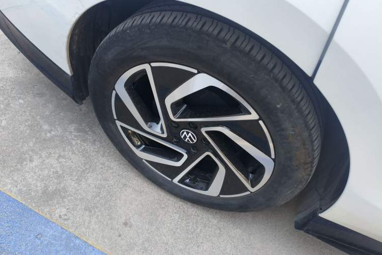 Used Volkswagen ID.7 VIZZION 2024 PRO Model Right Rear Wheel Hub