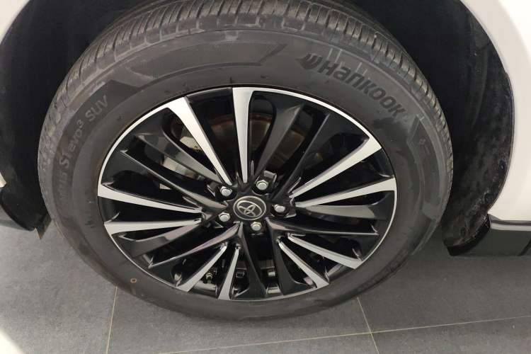Used Toyota Venza 2022 2.0L CVT Four-Wheel Drive Supreme Edition Left Front Wheel Hub