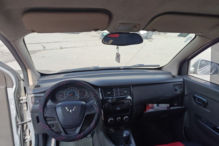 Used Wuling Rongguang V 2016 1.5L Standard Version