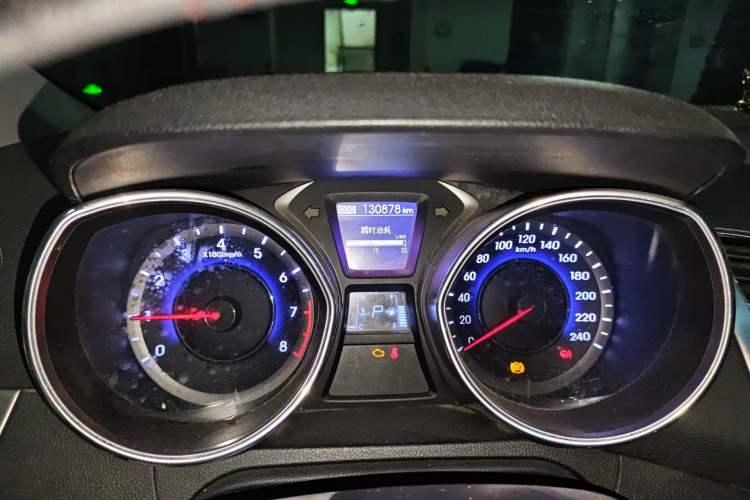 Used Hyundai Elantra (5th Generation / Langdong) 2013 1.6L Automatic Leading Model Odometer Close Up