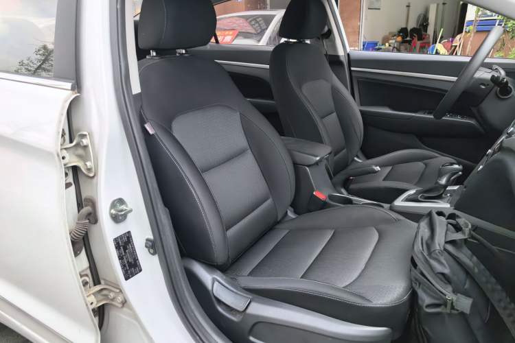 Used Hyundai Elantra (6th Generation / Lingdong) 2018 1.6L Automatic 15th Anniversary Special Edition Right Front Seat