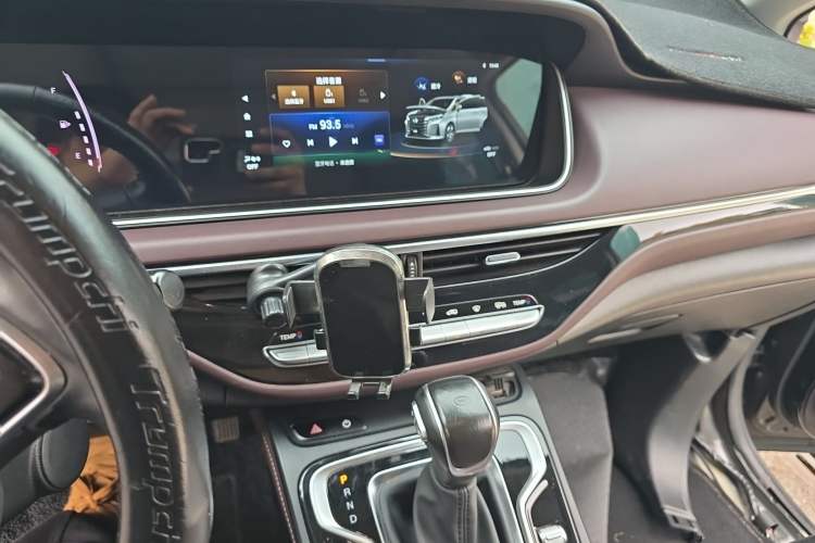 Used GAC Trumpchi M6 2021 PRO 270T DCT Luxury Edition Audio And AC Panel