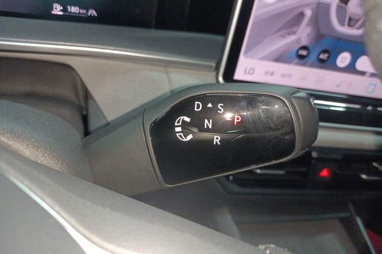 Used Volkswagen Tayron 2025 Tiguan L 380TSI 4Motion Luxury Easy Package
