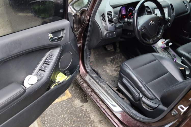 Used Kia K3 2015 1.6L Automatic DLX Driver Seat