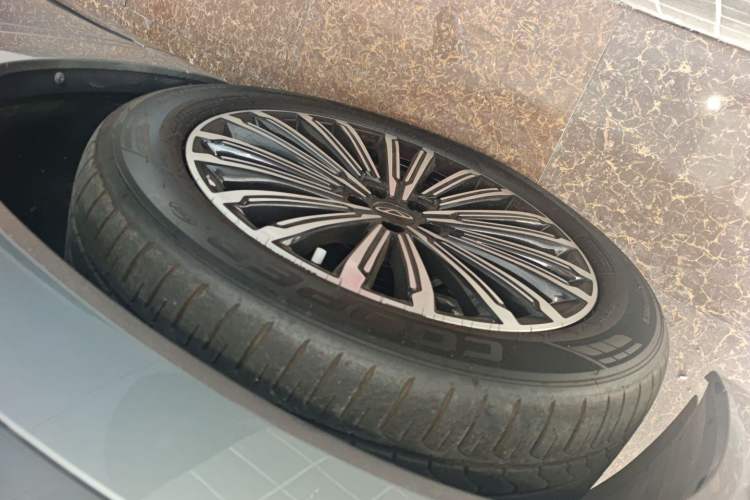 Used Chery Tiggo 9 C-DM 2025 1.5T 106KM Ultra-Comfort Edition 5 Seats Lithium-NMC
