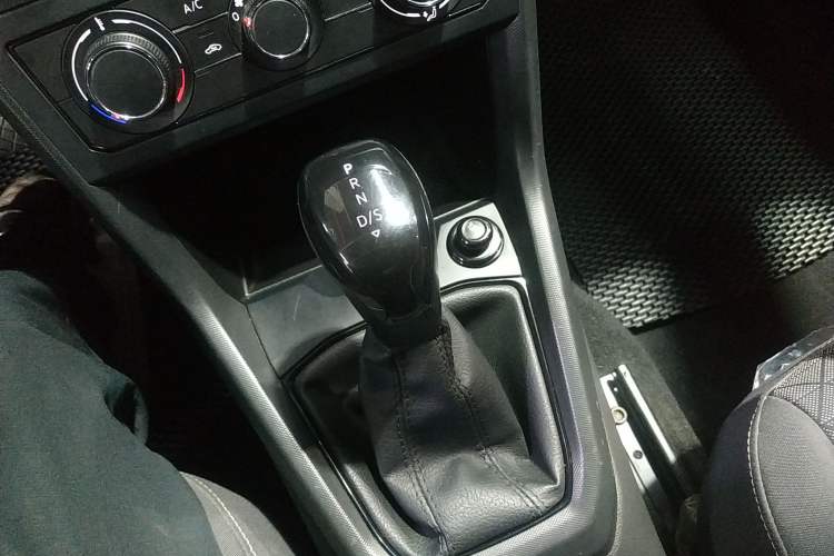 Used Volkswagen T-Cross 2023 Revised 1.5L Automatic Fashion Edition Gear Lever