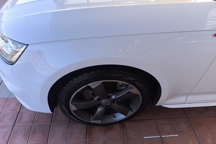 Used Audi A4L 2018 30th Anniversary Edition 40 TFSI Fashion Model
