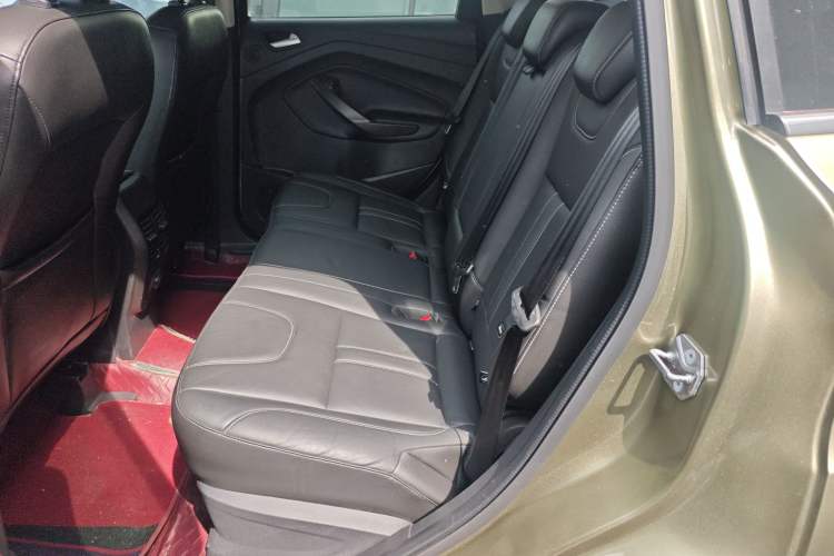 Used Ford Kuga 2015 2.0L GTDi Four-Wheel-Drive Sport Model Left Rear Seat