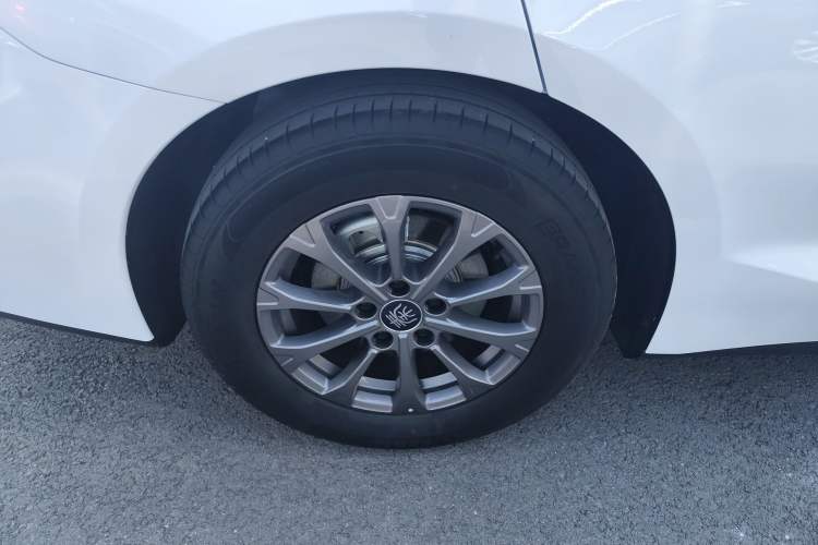 Used BYD Qin L 2025 DM-i Smart Drive 80KM Leading Model Right Rear Wheel Hub