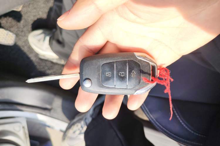 Used SAIC MAXUS T60 2017 2.8T Diesel Manual Two-Wheel Drive High-Ride Elite Long-Body Emission Standard V
