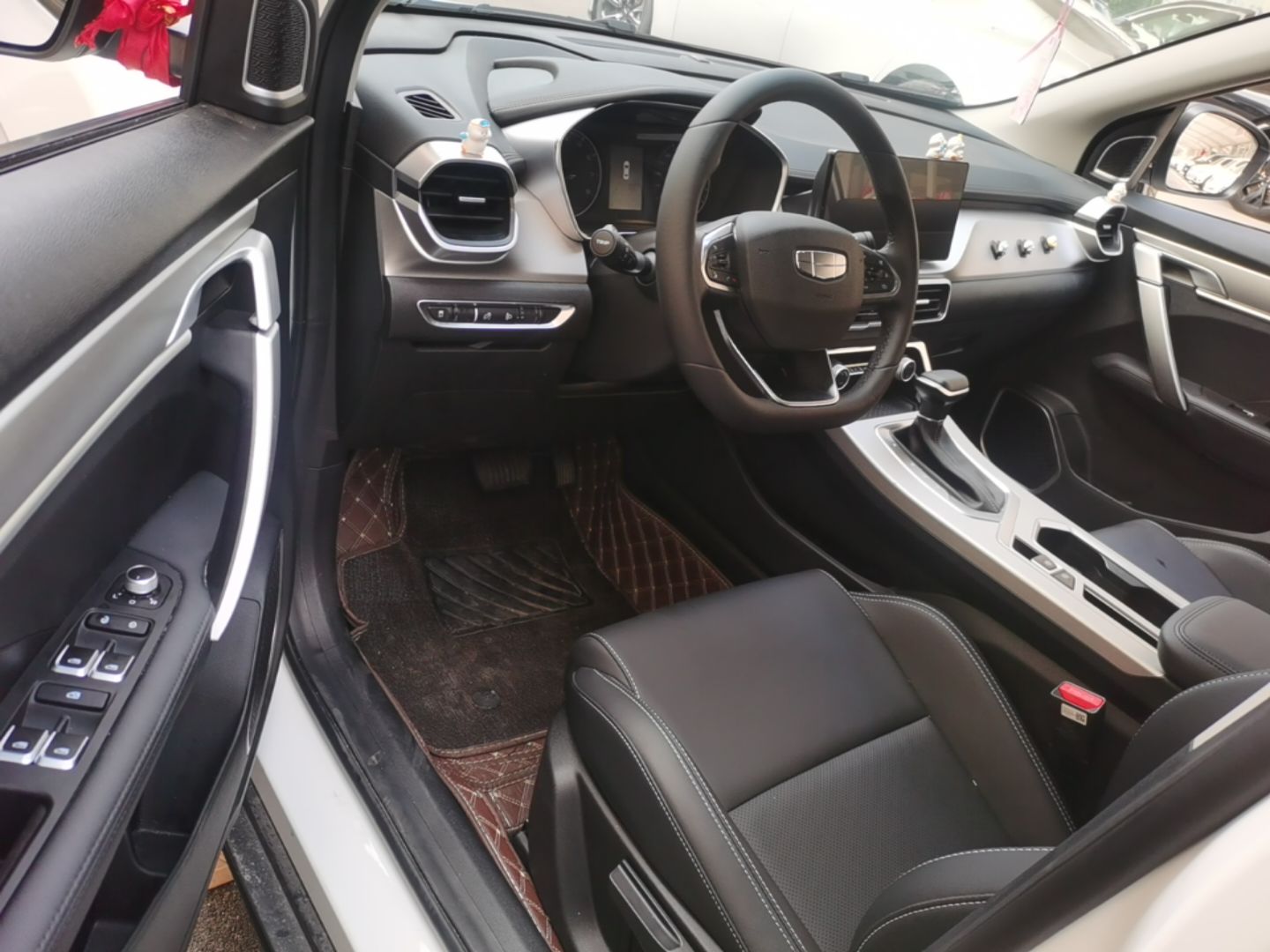 Geely Auto Coolray 2025 1.5L CVT Super Edition — снимка 18
