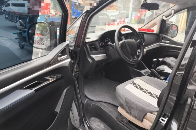 Used FORTHING Lingzhi 2023 M5L 1.6L Base Model 7 Seats Driver Seat