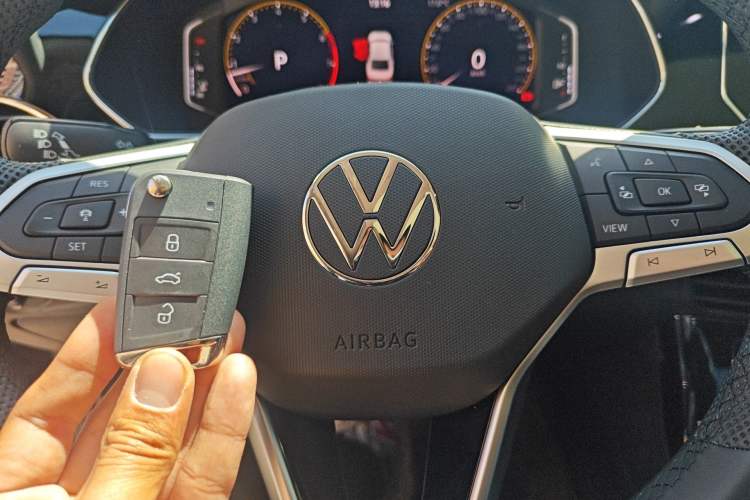 Used Volkswagen Passat 2026 Model, Outstanding 380TSI Longteng Edition Vehicle Key