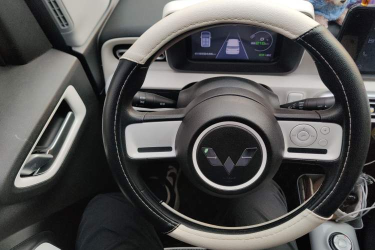 Used Wuling Hongguang MINIEV 2024 3rd Generation 215km Advanced Version
