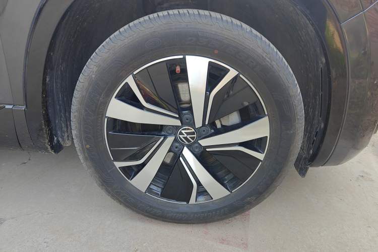 Used Volkswagen Tayron GTE Plug-in Hybrid 2020 1.4T Luxury Model Right Front Wheel Hub