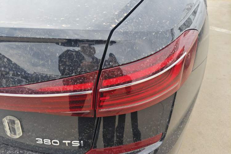 Used Volkswagen Passat 2025 Outstanding Model 380TSI Dragon Glory Edition
