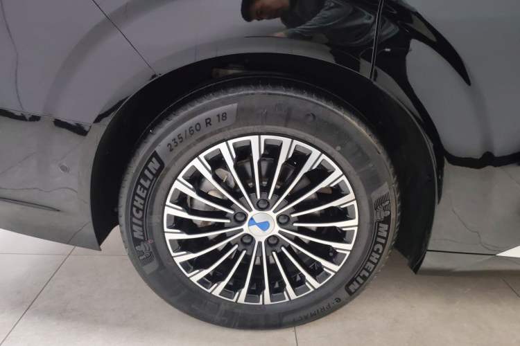 Used Denza D9 2024 DM-i 980 Four-Wheel Drive Flagship Model