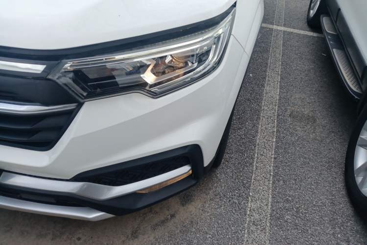 Used Zotye T500 2018 1.5T Manual Luxury Model Left Front Headlight