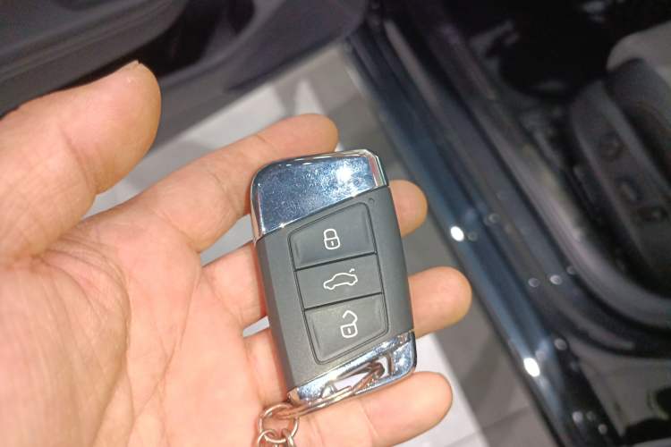 Used Volkswagen Magotan 2023 2 Million Units Limited Edition 330TSI DSG Leading Version Vehicle Key