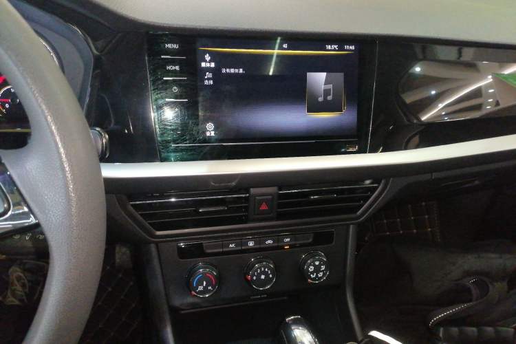 Used Volkswagen Lavida 2021 1.5L Automatic Comfort Edition Audio And AC Panel