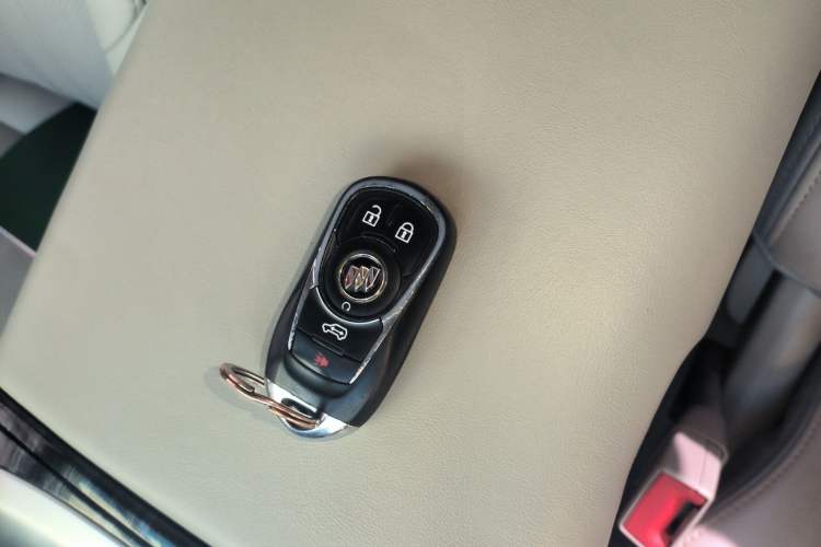 Used Buick GL8 2022 Land Cruiser Executive Class 652T Comfort Model
