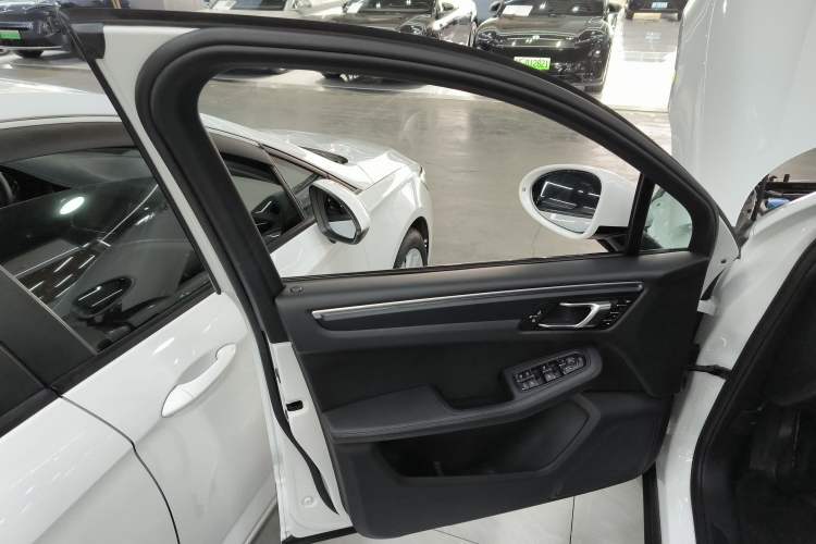 Used Porsche Macan 2024 Macan 2.0T