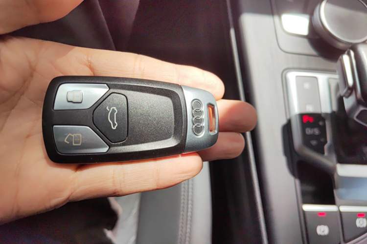 Used Audi A5 2019 Sportback 45 TFSI Fashion Model Vehicle Key