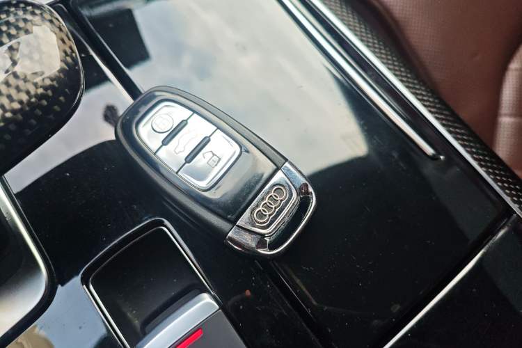 Used Audi S8 2013 S8 4.0TFSI quattro
