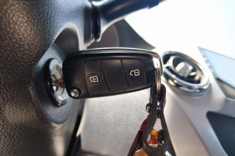 Used JAC Refine M3 2015 Maker Edition 1.6L Luxury Version