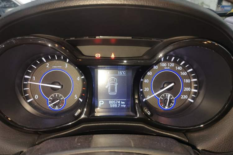 Used JMC Yusheng S350 2013 2.4T Automatic 2WD Diesel Luxury Edition 5 Seats